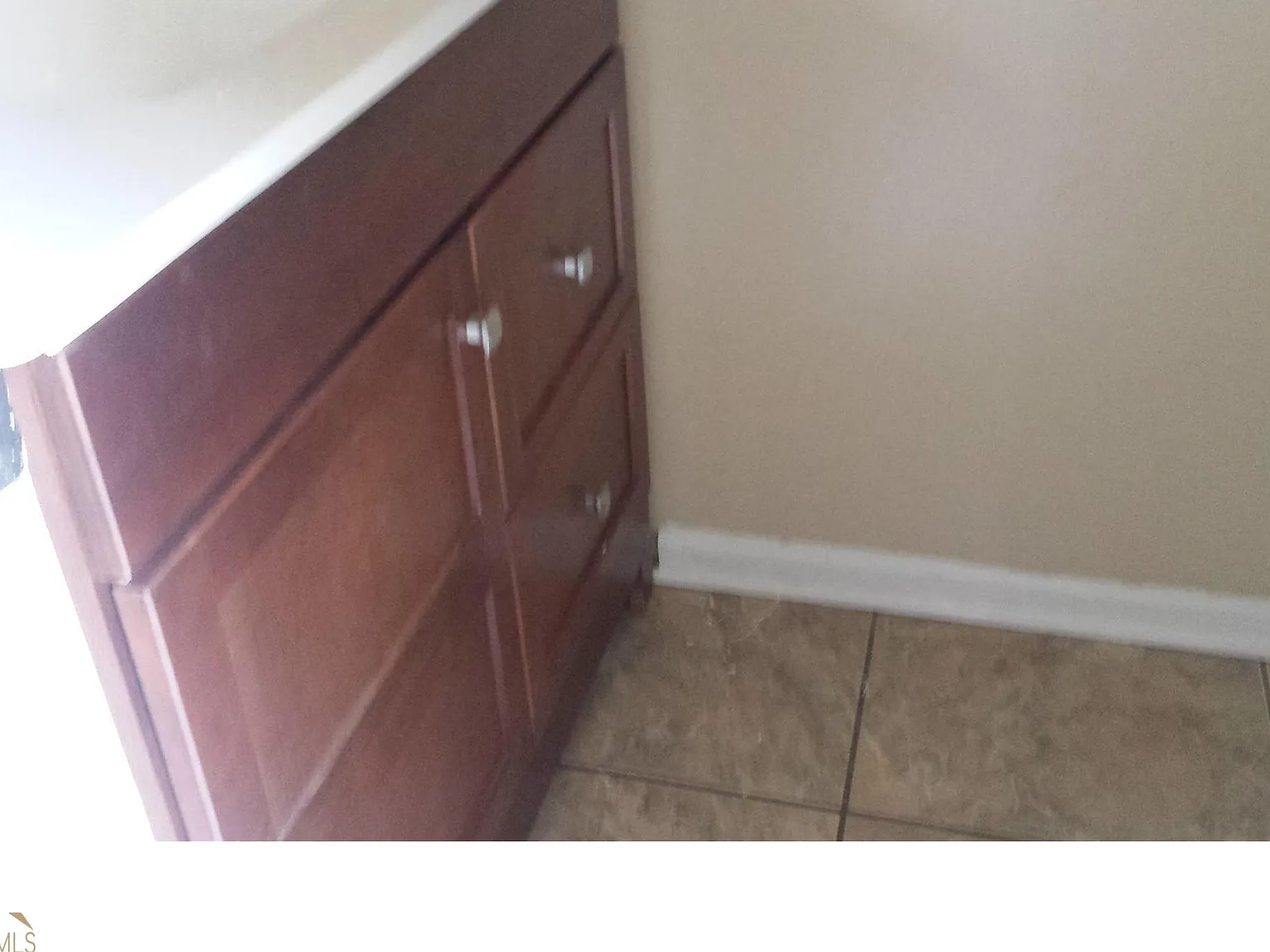 3 bed, 3.0 bath, 1413 sqft, $1,195 — Photo 2