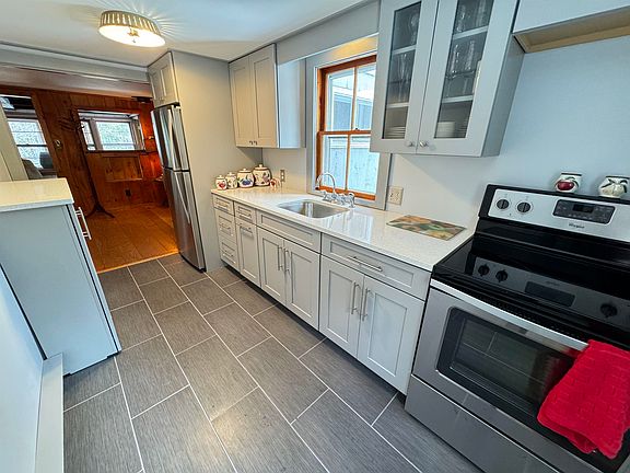 5th image of 28 Blueberry Hill Lane