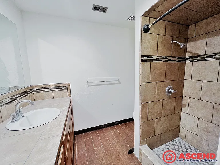 8516 Haupt Ave — Photo 9