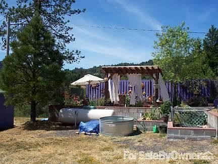 Workshop/garden area