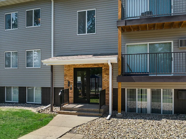 Canyon Lake Apartments — Photo 20