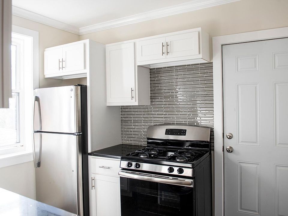 1st image of 1415-1417 W Hutchinson St #4216-2
