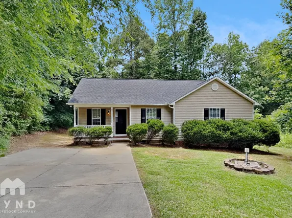 589 Spaniel Ln, Clayton, NC 27520