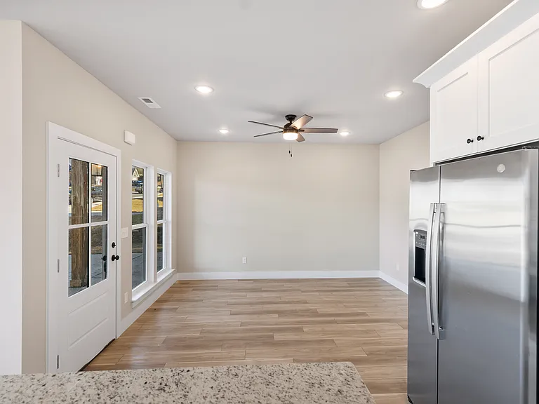 1221 Parkstone Dr NW — Photo 18
