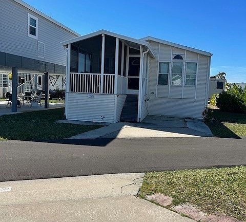 3rd image of 19681 Summerlin Rd #D-334