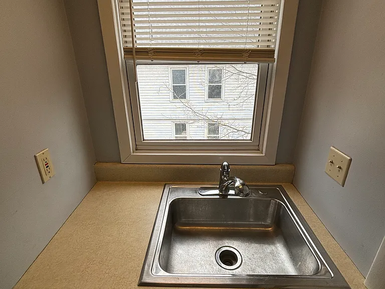 11 Roberts St #3 — Photo 8