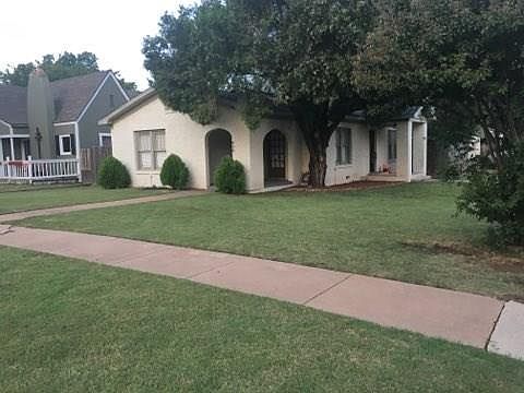 1st image of 858 Ross Ave