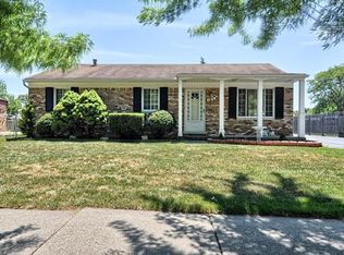 27236 Karen Marie Dr, Chesterfield, MI