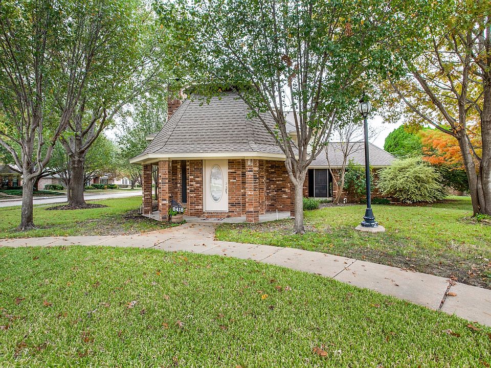 1st image of 2418 Peachtree Ln
