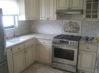 13603 Jewel Ave, Kew Gardens Hills, NY 11367