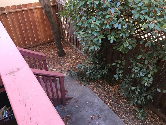 4th image of 3935 Vineyard Ave