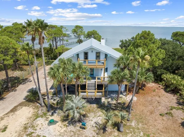 1823 E Gulf Beach Dr, Eastpoint, FL 32328