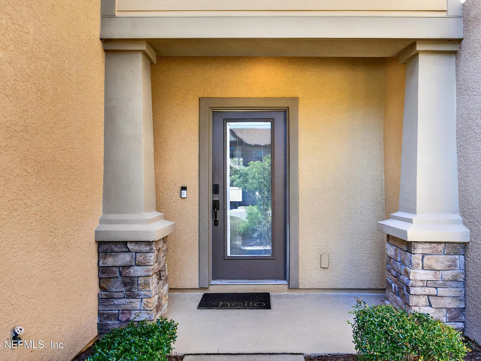 3 bed, 2.5 bath, 1516 sqft, $2,300 — Photo 3
