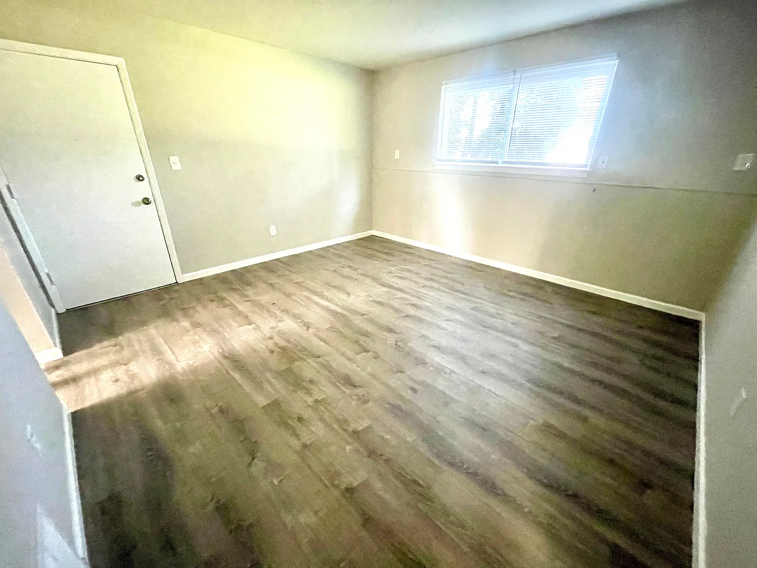 2 bed, 850 sqft, $900 — Photo 3