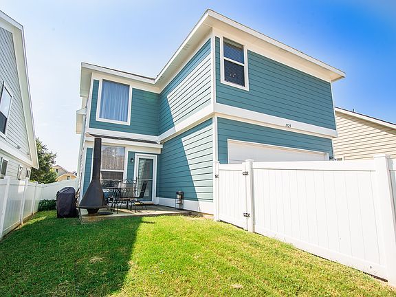 4th image of 1325 Portsmouth Dr