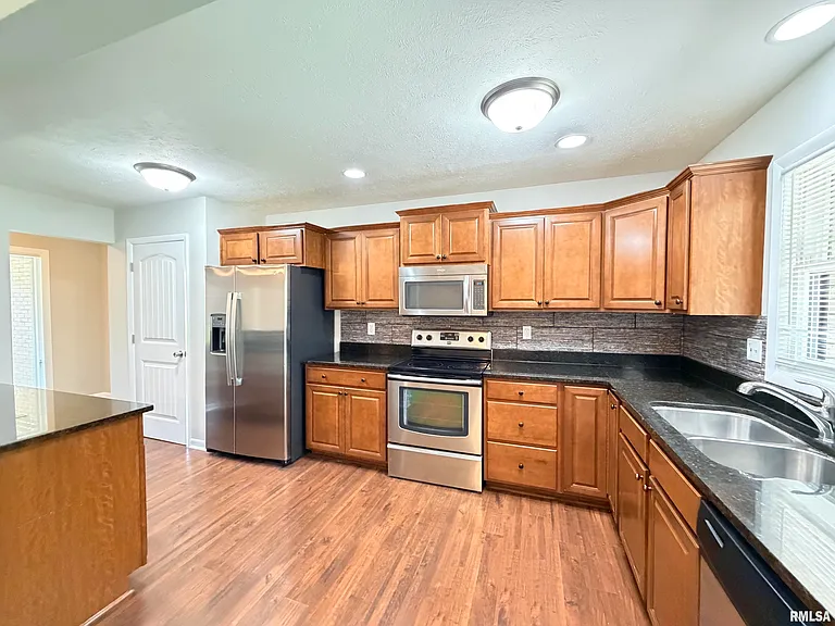 122 W Morningside Dr — Photo 23