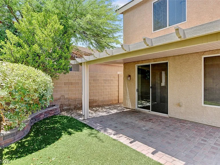 1005 Roaring River Ave — Photo 3