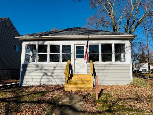 1902 Newberry St, Saginaw, MI 48602