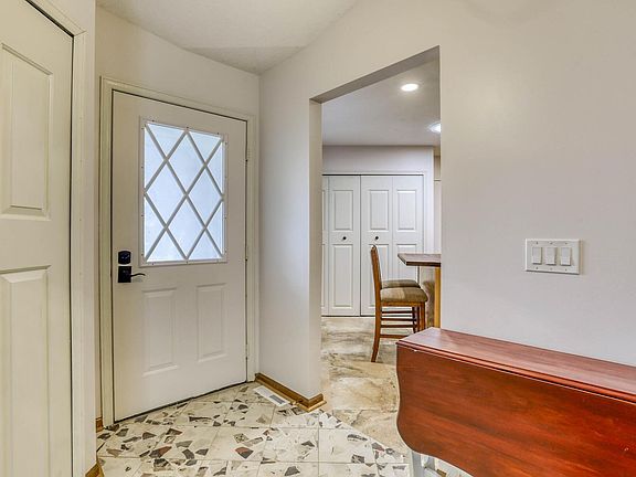 3rd image of 539 Deer Ridge Ln S