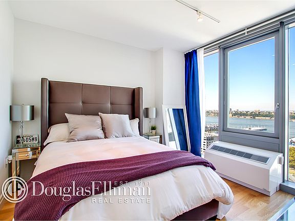 3rd image of 550 W 54th St APT 25E