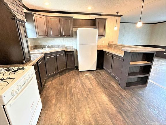 2nd image of 461 Alanna Ln