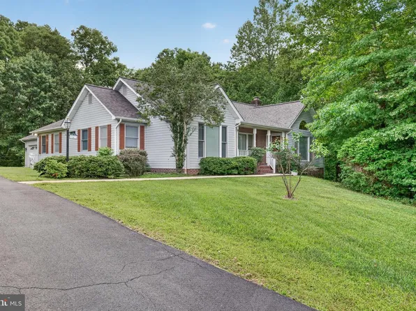 15471 Westchester Dr, Hughesville, MD 20637
