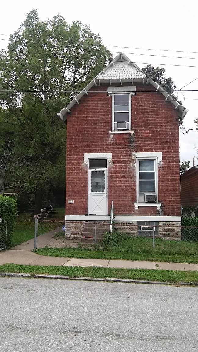 323 W 20th St photo 1