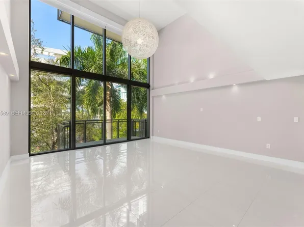 6000 Collins Ave APT 330, Miami Beach, FL 33140