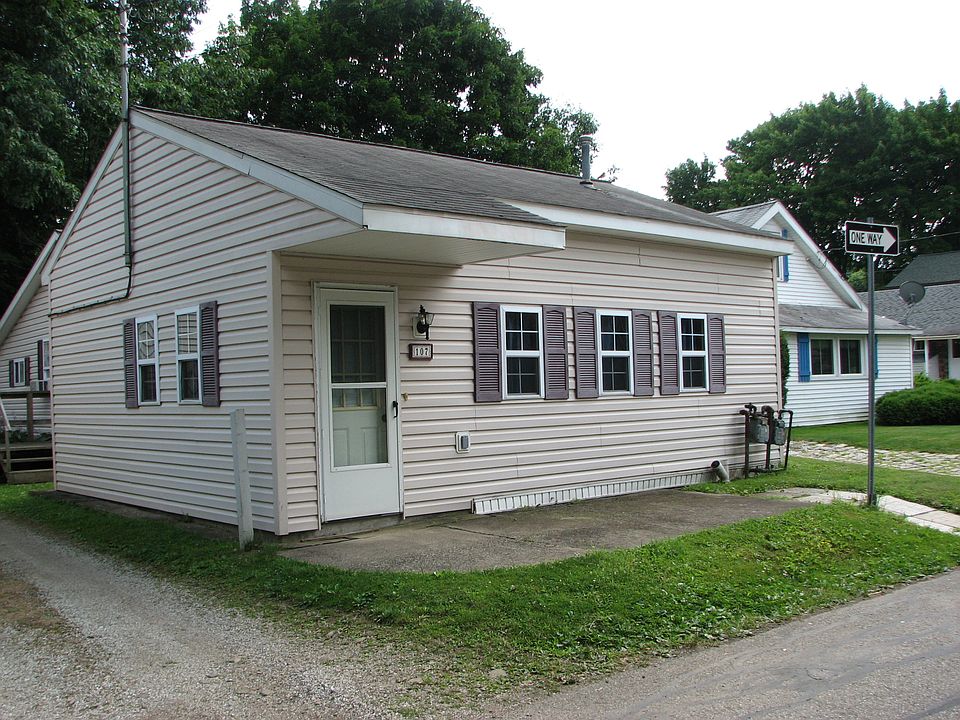 1st image of 107 Peach St