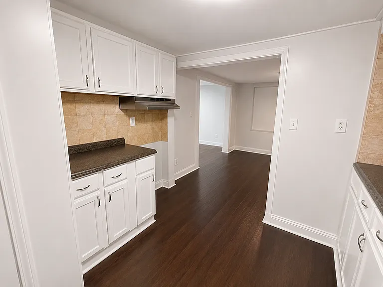 3849 Lyons St — Photo 10