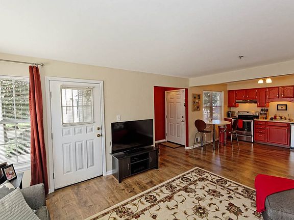 5th image of 35 Coralberry Ct