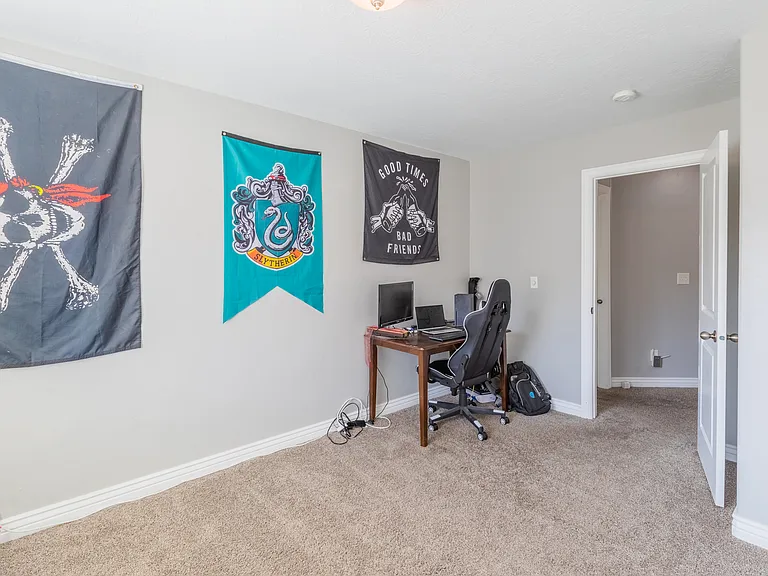 2869 W Chestnut St — Photo 17