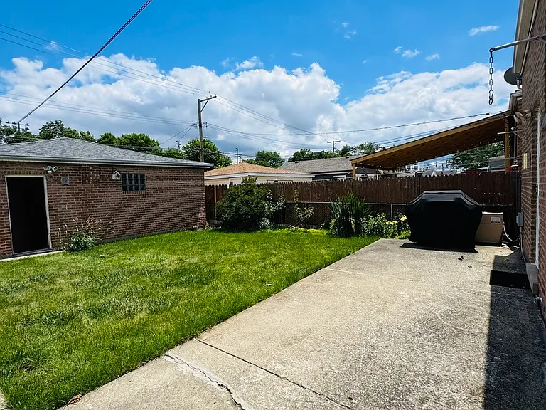 4925 S Leamington Ave — Photo 3