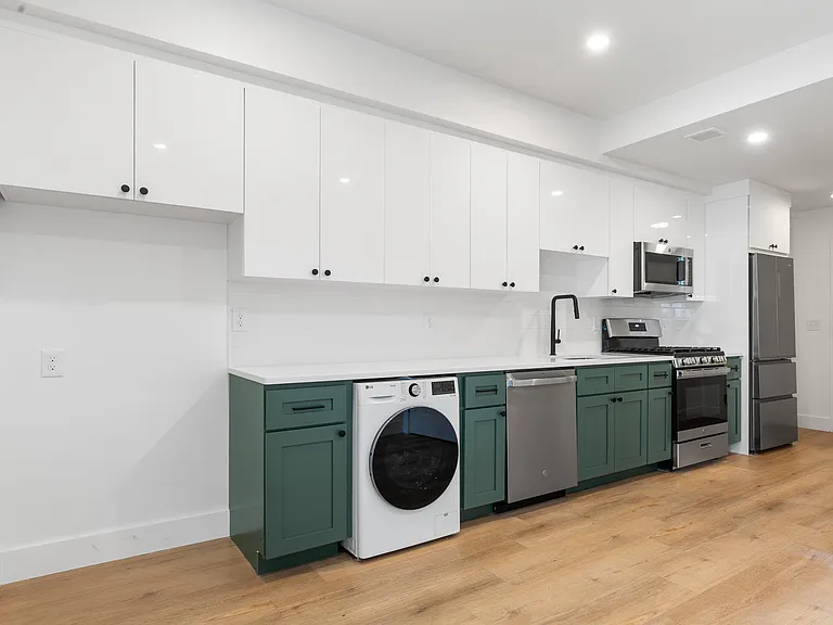 113 Ives Street — Photo 31