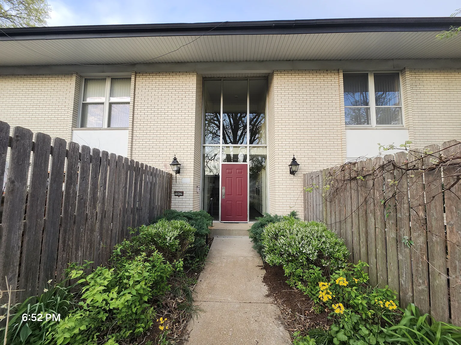 10439 Briarbend Dr APT 4 photo 1