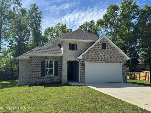 8876 Kipapa Ct, Diamondhead, MS 39525