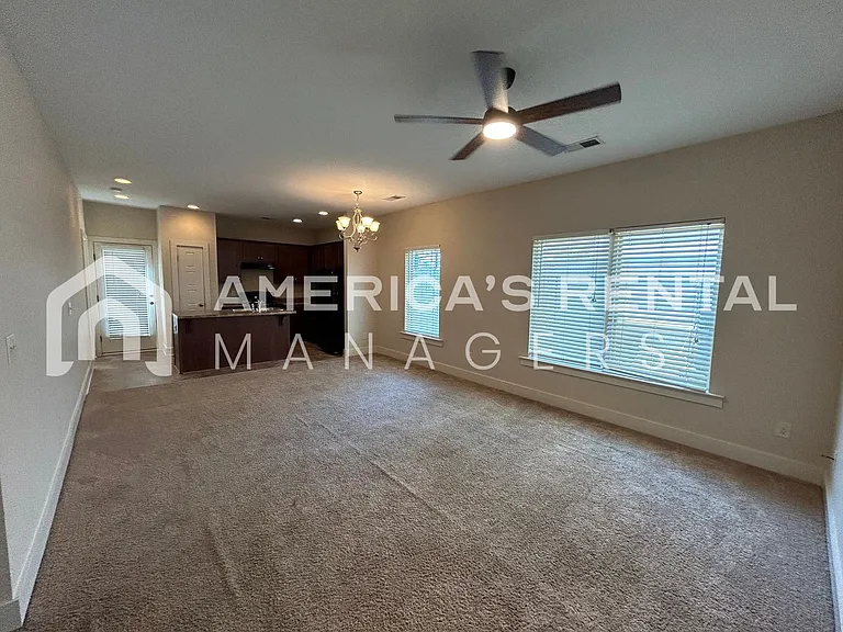 819 Kent Dr — Photo 12