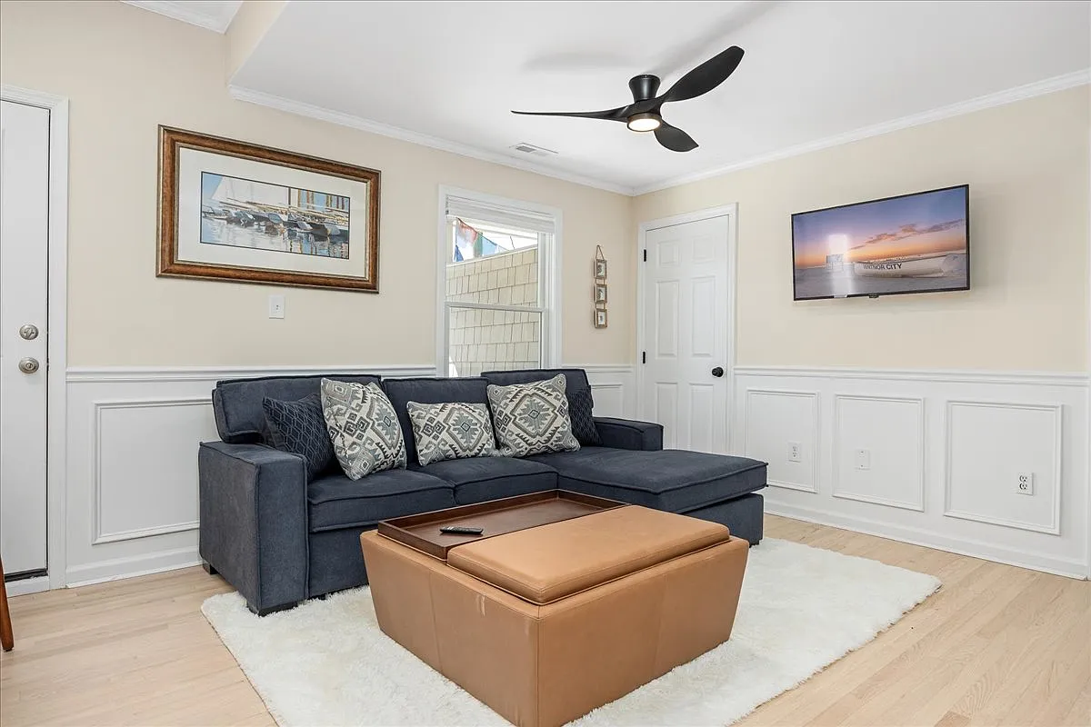 3 bed, 1777 sqft, $1,750 — Photo 2
