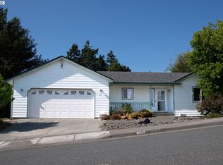 990 Hassett St, Brookings, OR 97415