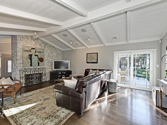 5th image of 128 Nina Ct
