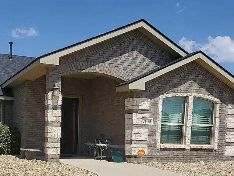 7103 Kinghorn Dr — Photo 2
