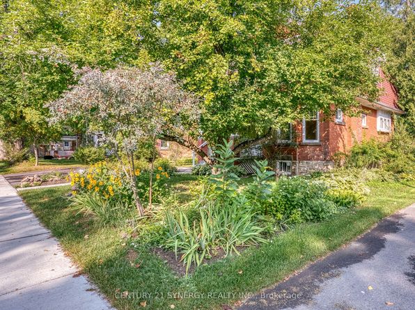 19 Mary St, Perth, ON K7H 2X1