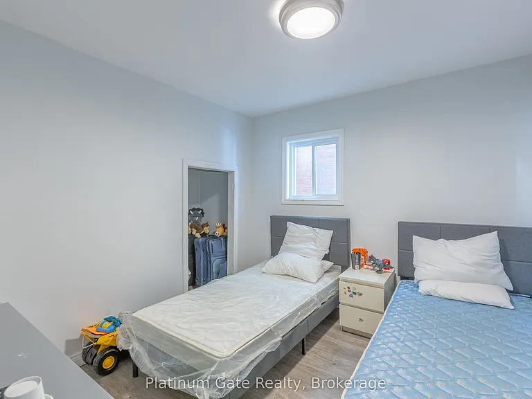 1040 Gladstone Ave — Photo 18