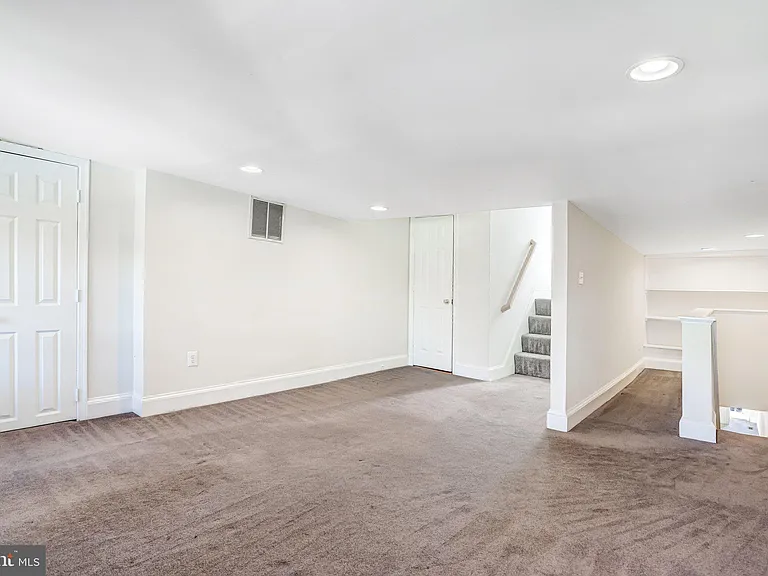 12 Rhode Island Ave NW — Photo 47