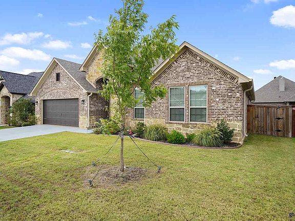 3rd image of 7323 Harvest Hill Dr