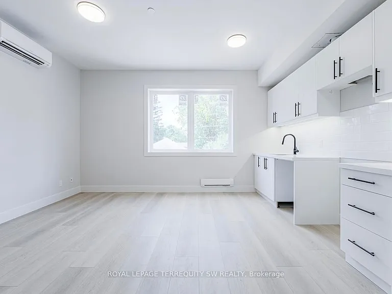 145 Clapperton St #204 — Photo 34