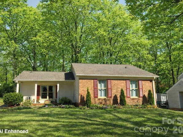615 Winter Wood Dr, Matthews, NC 28105