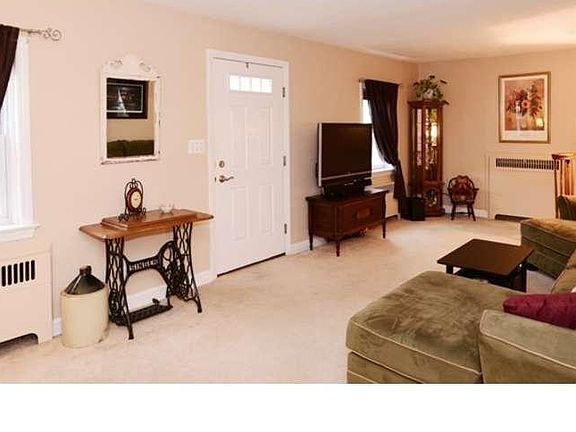 3rd image of 107 Curtis Ave