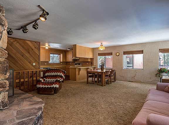 3rd image of 15581 Northwoods Blvd