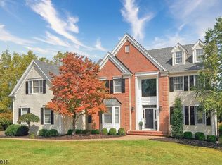 104 Renda Dr, Branchburg, NJ 08853